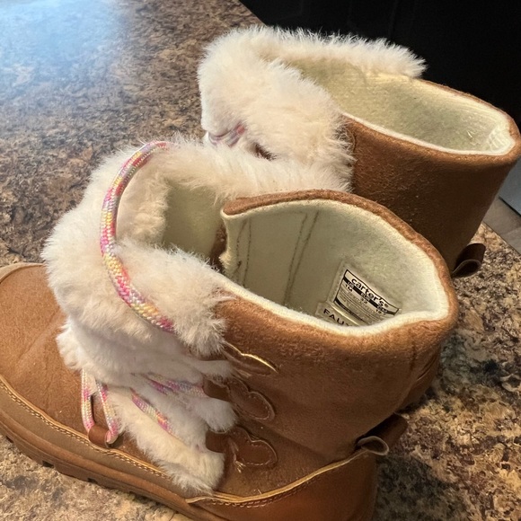 Carter’s  winter cal boots - Picture 4 of 7